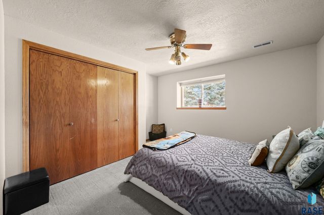 601 S Palmer Dr Drive, Brandon, SD 57005