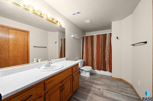 601 S Palmer Dr Drive, Brandon, SD 57005