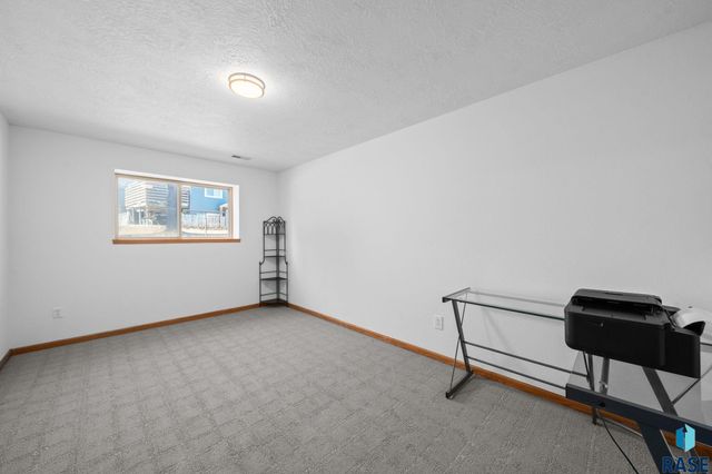 601 S Palmer Dr Drive, Brandon, SD 57005