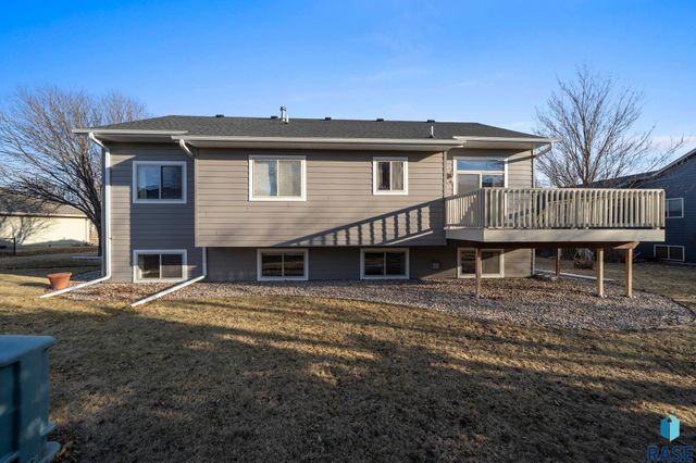 601 S Palmer Dr Drive, Brandon, SD 57005