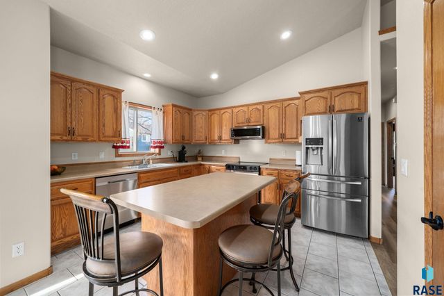 601 S Palmer Dr Drive, Brandon, SD 57005