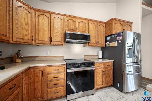 601 S Palmer Dr Drive, Brandon, SD 57005