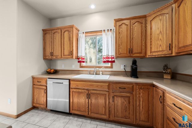 601 S Palmer Dr Drive, Brandon, SD 57005