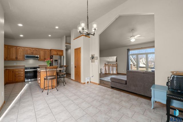 601 S Palmer Dr Drive, Brandon, SD 57005