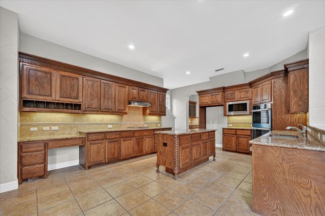 2324 All Saints Lane, Plano, TX 75025