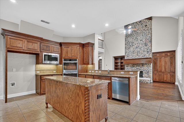 2324 All Saints Lane, Plano, TX 75025