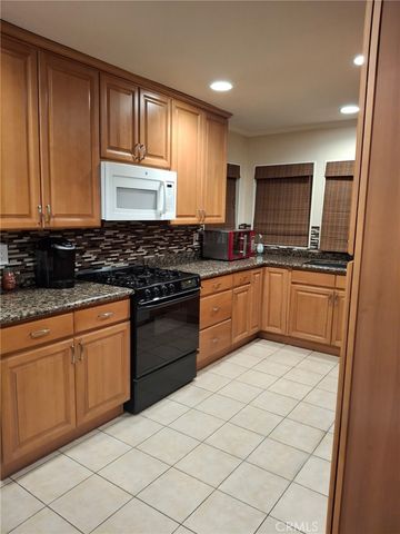 15455 Glenoaks Boulevard 226, Sylmar, CA 91342