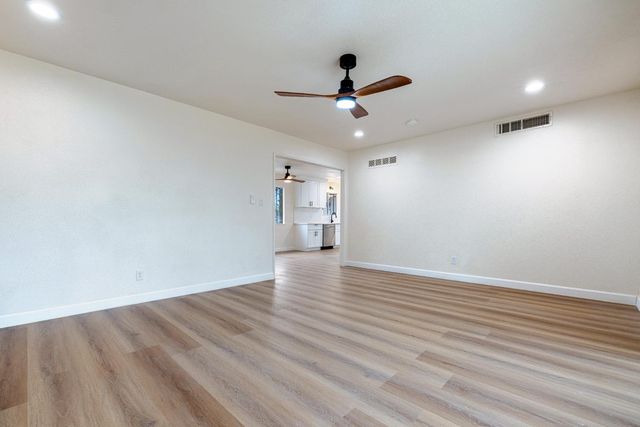 5167 E Balch Avenue, Fresno, CA 93727