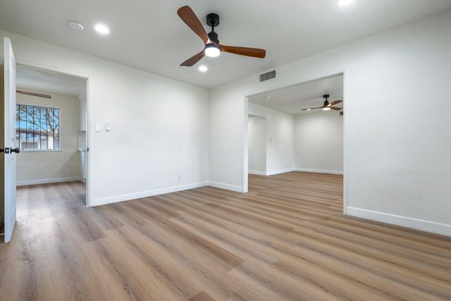 5167 E Balch Avenue, Fresno, CA 93727