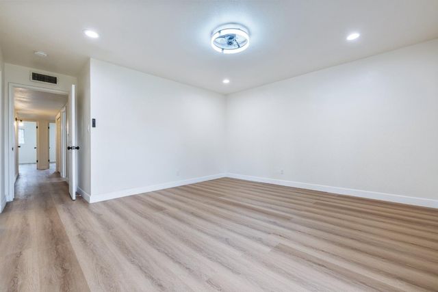 5167 E Balch Avenue, Fresno, CA 93727