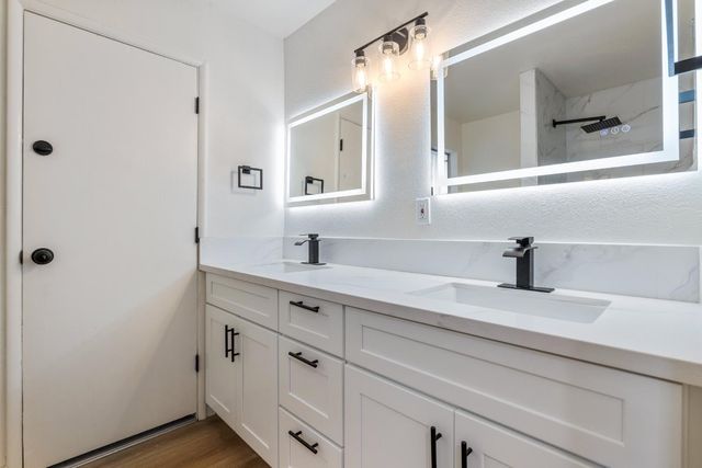 5167 E Balch Avenue, Fresno, CA 93727