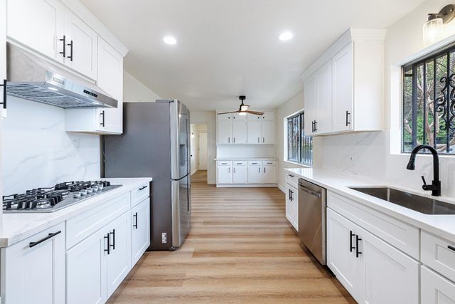 5167 E Balch Avenue, Fresno, CA 93727