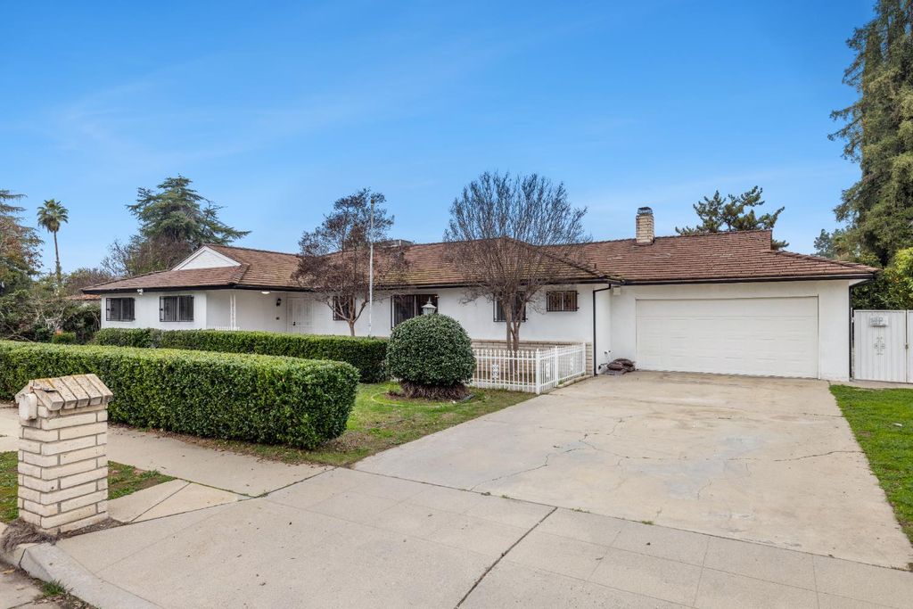 5167 E Balch Avenue, Fresno, CA 93727