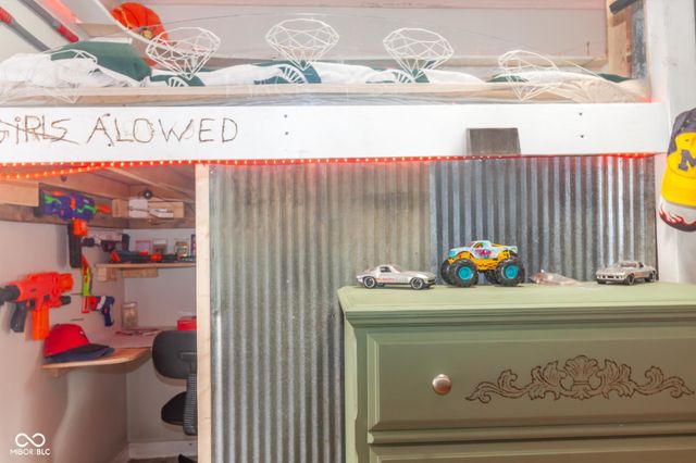 321 E 34th Street, Anderson, IN 46013