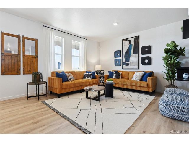 706 N Tempe St, Aurora, CO 80018