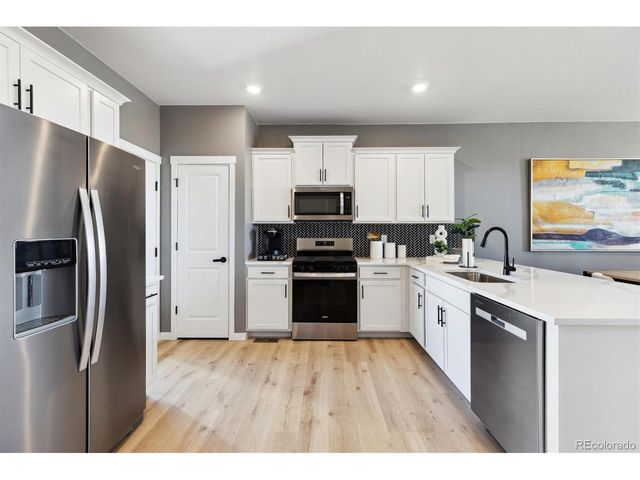 706 N Tempe St, Aurora, CO 80018