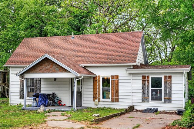 407 S Clarke Avenue, Clever, MO 65631