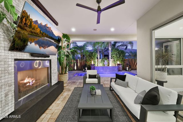 266 E LADDOOS Avenue, Queen Creek, AZ 85140