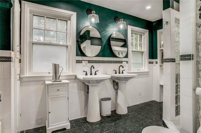 646 W 70th Terrace, Kansas City, MO 64113