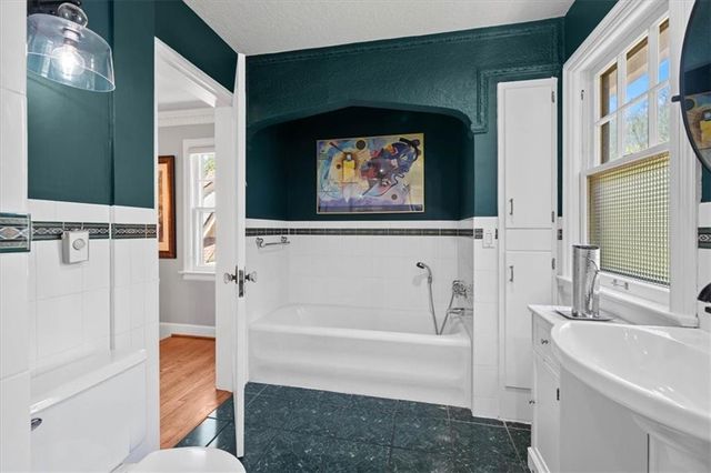 646 W 70th Terrace, Kansas City, MO 64113