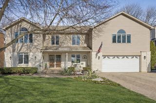 1424 E Jonquil Circle, Arlington Heights, IL 60004