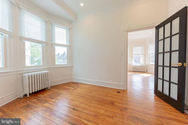 815 S 49TH ST, Philadelphia, PA 19143