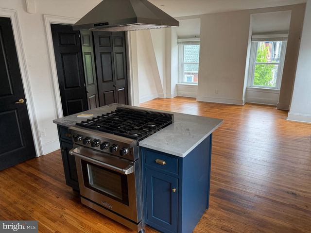 815 S 49TH ST, Philadelphia, PA 19143
