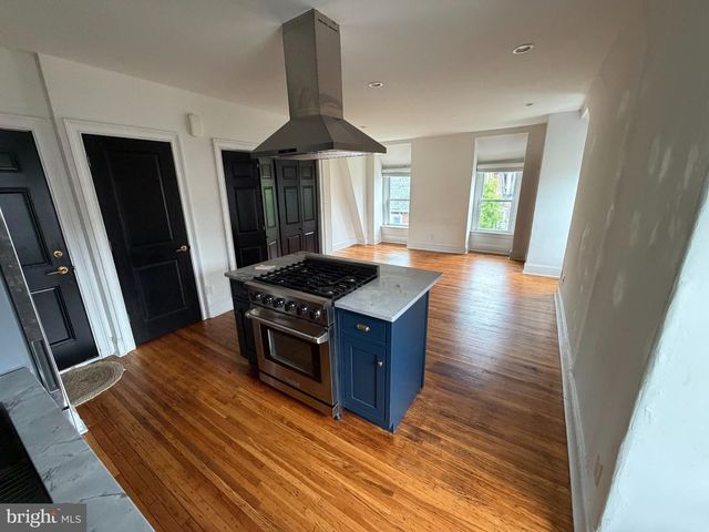815 S 49TH ST, Philadelphia, PA 19143