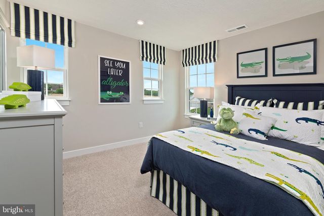 2014 CARACAS BLVD, Martinsburg, WV 25403