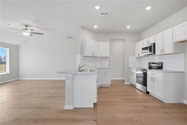 588 W Bluebird Street, Gardner, KS 66030