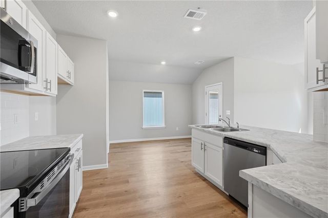 588 W Bluebird Street, Gardner, KS 66030