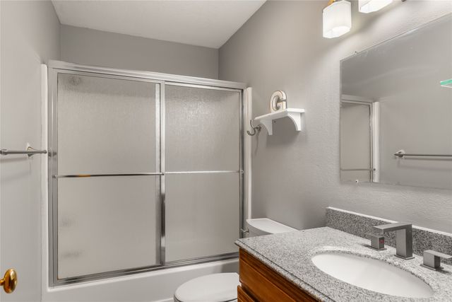1405 W Jefferson Street, Winterset, IA 50273