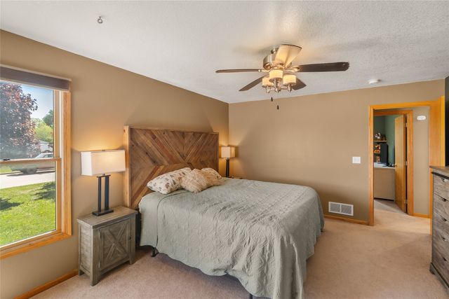 1405 W Jefferson Street, Winterset, IA 50273