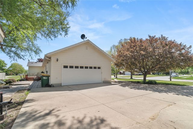 1405 W Jefferson Street, Winterset, IA 50273