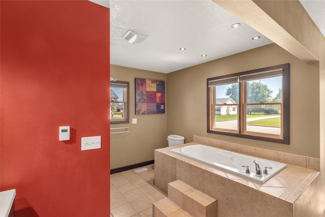 1405 W Jefferson Street, Winterset, IA 50273