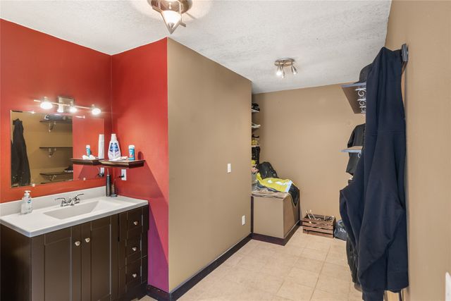 1405 W Jefferson Street, Winterset, IA 50273