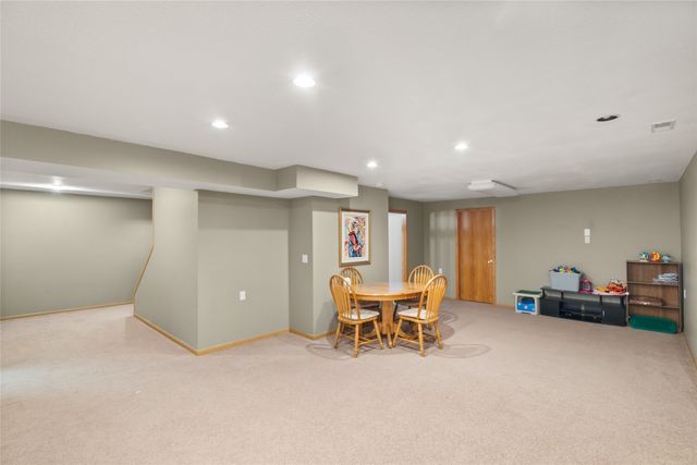 1405 W Jefferson Street, Winterset, IA 50273