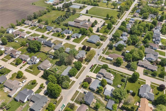 1405 W Jefferson Street, Winterset, IA 50273
