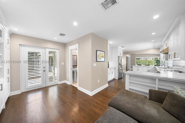2400 Trapp Ave, Miami, FL 33133