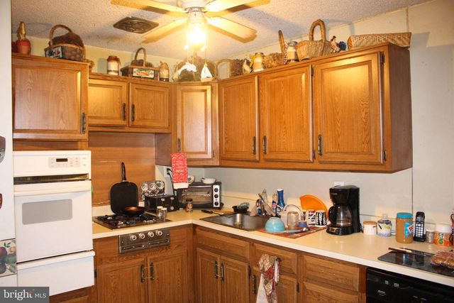 222 OGDEN STATION RD, Deptford, NJ 08096