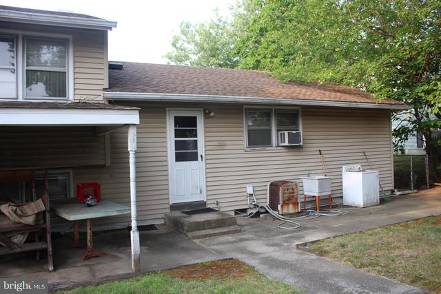 222 OGDEN STATION RD, Deptford, NJ 08096