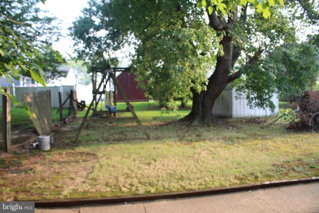 222 OGDEN STATION RD, Deptford, NJ 08096