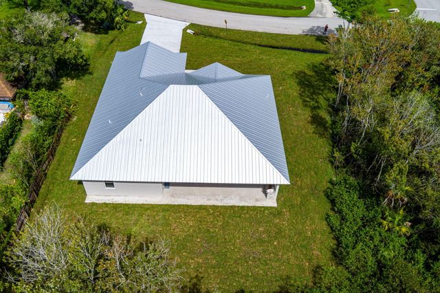 2401 River Branch Drive, Fort Pierce, FL 34981
