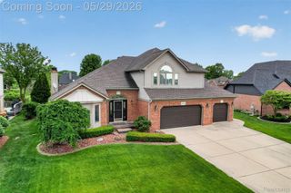46582 Middle Brook Drive, Macomb Township, MI 48044