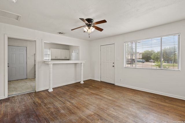 759 AVONDALE AVE, San Antonio, TX 78223