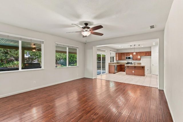 548 Watercolor Ln, West Sacramento, CA 95605