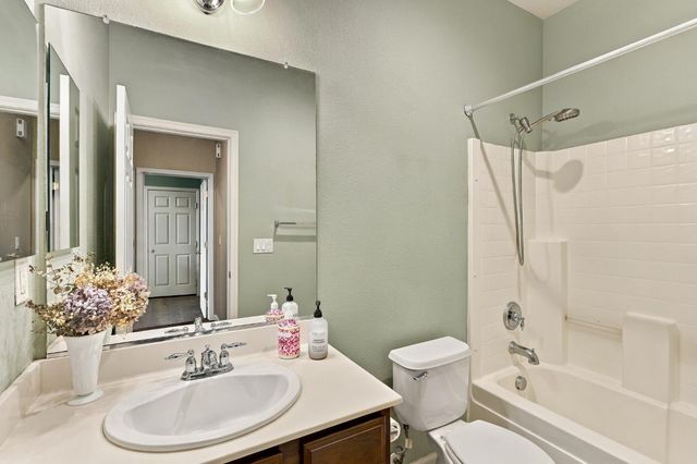 548 Watercolor Ln, West Sacramento, CA 95605