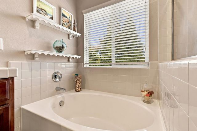 548 Watercolor Ln, West Sacramento, CA 95605