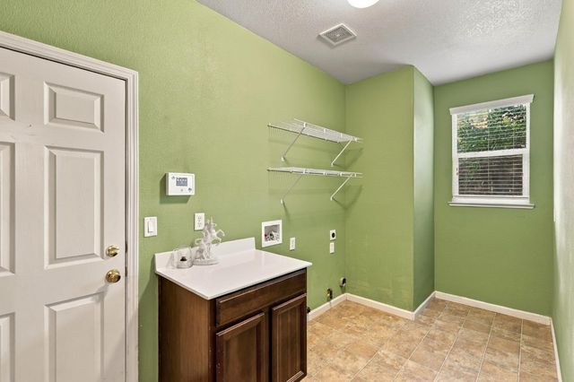 548 Watercolor Ln, West Sacramento, CA 95605