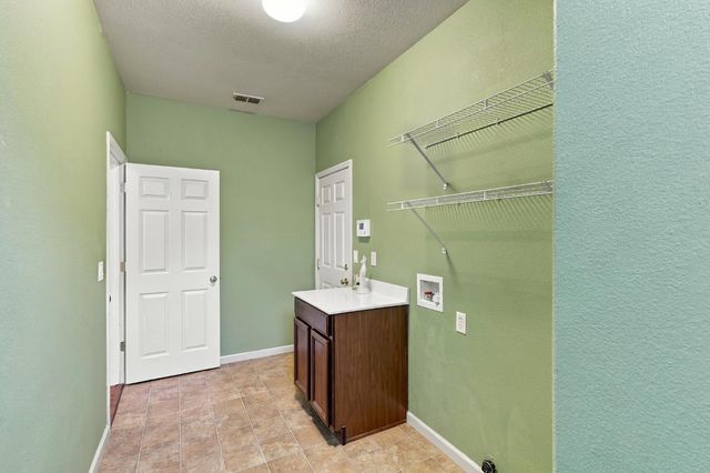 548 Watercolor Ln, West Sacramento, CA 95605
